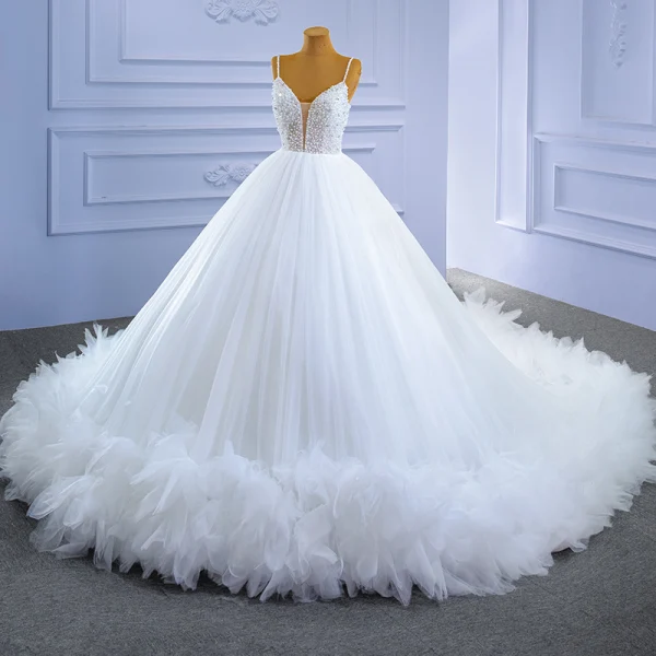 Luxe Blanche Robe De Mariée 2021 Robe Boule Bretelles Spaghetti Perlage Perle Paillettes Sans Manches Dos Nu Royal Train Mariage