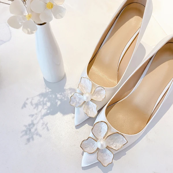 Elegante Ivory / Creme Abend Seide Satin Pumps 2021 Perle 8 cm Stilettos Spitzschuh Pumps Hochhackige