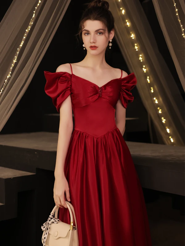 Elegant Burgundy Satin Prom Dresses 2021 A-Line / Princess Spaghetti Straps Ruffle Short Sleeve Backless Floor-Length / Long Prom Formal Dresses