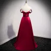 Vintage / Retro Burgundy Satin Prom Dresses 2021 A-Line / Princess Strapless Bow Sleeveless Backless Floor-Length / Long Prom Formal Dresses