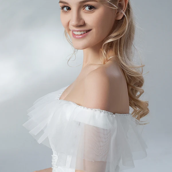 Erschwinglich Ivory / Creme Brautkleider / Hochzeitskleider 2018 A Linie Perlenstickerei Perle Spitze Off Shoulder Rückenfreies Kurze Ärmel Lange Hochzeit