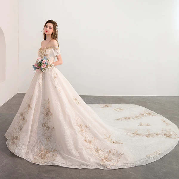 Eleganckie Szampan Suknie Ślubne 2018 Princessa Frezowanie Z Koronki Kwiat Aplikacje Przy Ramieniu Kótkie Rękawy Bez Pleców Trenem Katedra Ślub