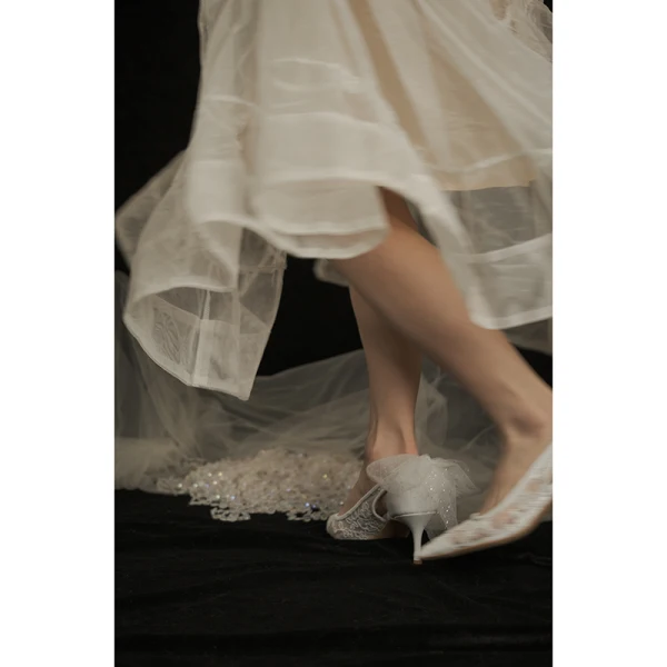 Charming White Lace Flower Wedding Shoes 2021 Bow 6 cm Stiletto Heels Pointed Toe Wedding Pumps High Heels