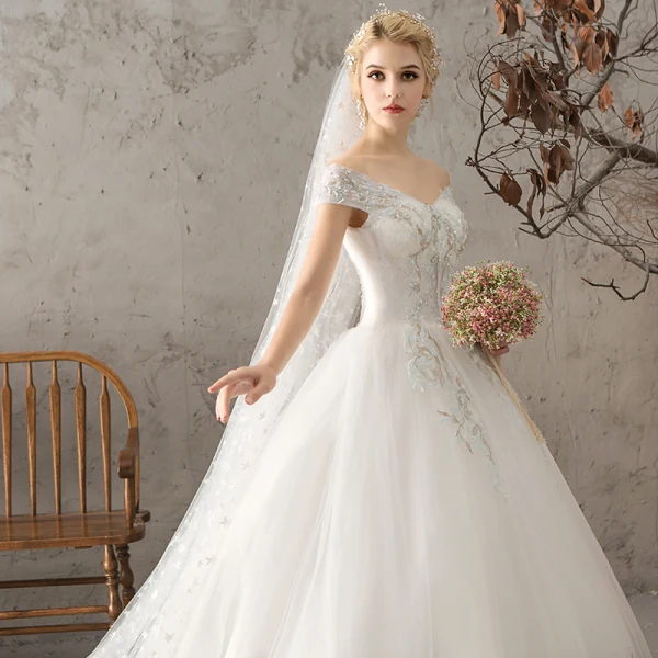 Elegant Hvit Brudekjoler 2018 Ballkjole Blonder Blomst Perle Av Skulderen Ryggløse Korte Ermer Lange Bryllup