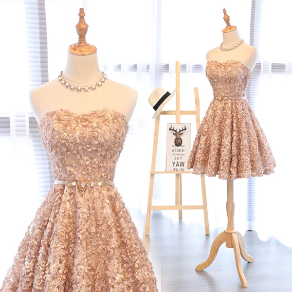 Herlig Champagne Homecoming Graduation Kjoler 2017 Prinsesse Blonder Rhinestone Appliques Kjæreste Kryssede Stropper Uten Ermer Korte