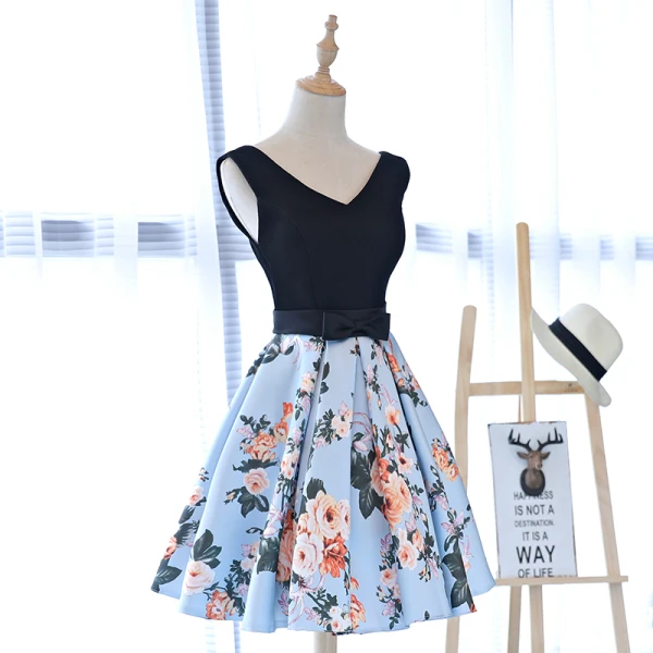 Chic / Beautiful Homecoming Graduation Dresses 2017 A-Line / Princess Printing Bow V-Neck Crossed Straps Sleeveless Short
