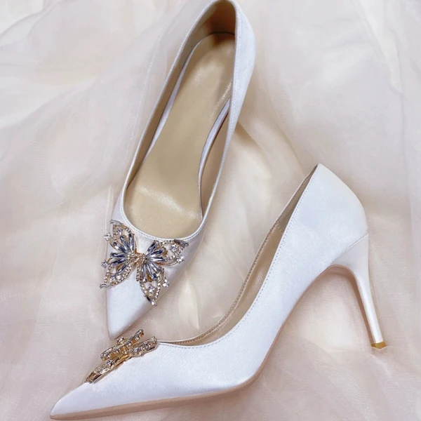 Schöne Ivory / Creme Abend Strass Schmetterling Pumps 2021 Leder 8 cm Stilettos Spitzschuh Pumps Hochhackige