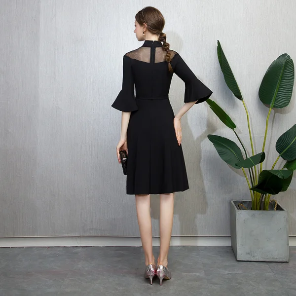 Modest / Simple Black Homecoming Graduation Dresses 2018 A-Line / Princess High Neck Bell sleeves Knee-Length Formal Dresses