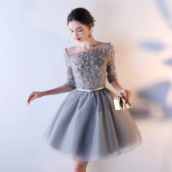 Chic / Belle Gris de retour Robe De Graduation 2017 Princesse Dentelle Paillettes Fleurs Artificielles Encolure Carrée Courte 1/2 Manches Robe De Ceremonie
