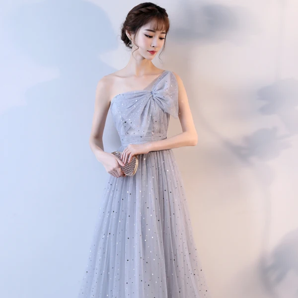 Charmant Argenté de retour Robe De Graduation 2017 Princesse Noeud Étoile Une épaule Dos Nu Sans Manches Longueur Cheville Robe De Ceremonie