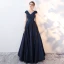 Classique Bleu Marine Robe De Bal 2017 Princesse En Dentelle Fleur Cristal Paillettes V-Cou Dos Nu Sans Manches Train De Balayage Robe De Ceremonie