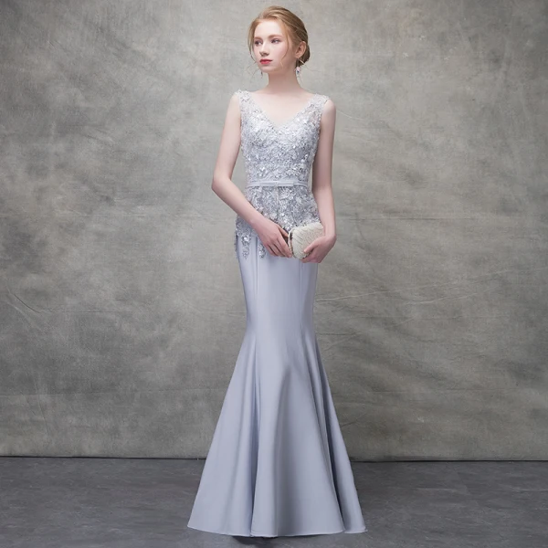 Chic / Belle Gris Robe De Soirée 2017 Trompette / Sirène En Dentelle Fleur Perlage Noeud Paillettes V-Cou Dos Nu Sans Manches Train De Balayage Robe De Ceremonie