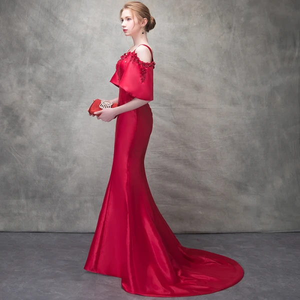 Chic / Belle Bordeaux Robe De Soirée 2017 Trompette / Sirène Perlage Paillettes Fleurs Artificielles épaules Bustier Dos Nu Manches Courtes Train De Balayage Robe De Ceremonie