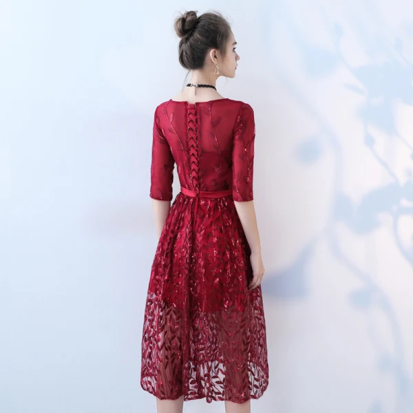 Chic / Belle Bordeaux de retour Robe De Graduation 2017 Robe De Ceremonie En Dentelle Noeud Paillettes Encolure Dégagée 3/4 Manches Mi-Longues Princesse
