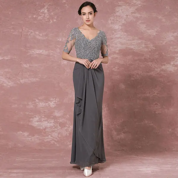 Chic / Beautiful Grey Mother Of The Bride Dresses 2018 Trumpet / Mermaid Lace Sequins V-Neck Backless 1/2 Sleeves Ankle Length Wedding Party Dresses