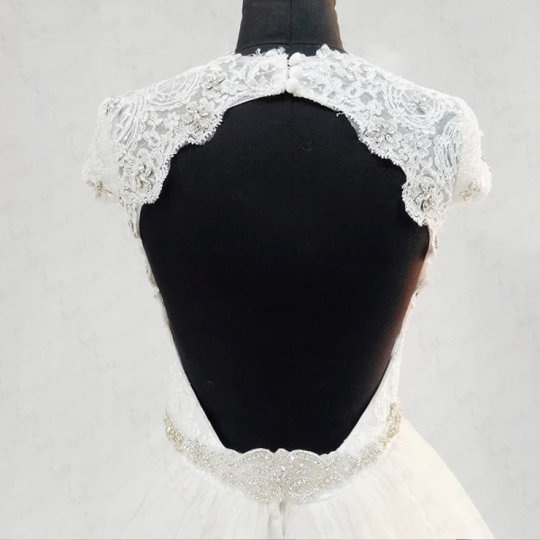 Chic / Belle Champagne Cathedral Train Mariage 2018 Princesse Transparentes Tulle Col Haut Dos Nu Perlage Plissée Faux Diamant Robe De Mariée
