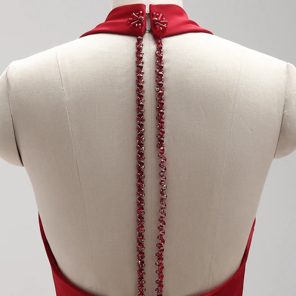 Amazing / Unique Burgundy Evening Dresses 2018 A-Line / Princess Halter Charmeuse Appliques Backless Beading Crystal Evening Party Formal Dresses