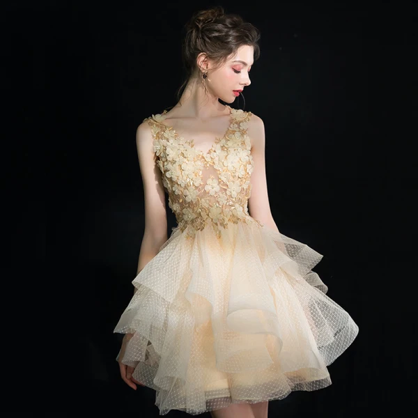 Luxury / Gorgeous Short Champagne Party Dresses 2018 Tulle A-Line / Princess V-Neck Appliques Backless Homecoming Formal Dresses