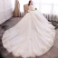 Luxus / Herrlich Weiß Übergröße Ballkleid Brautkleider / Hochzeitskleider 2019 Spitze Tülle Applikationen Rückenfreies Stickerei Handgefertigt Bandeau Kapelle-Schleppe Hochzeit