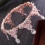 Schöne Pink Brautschmuck 2017 Metall Perlenstickerei Kristall Strass Hochzeit Ball Brautaccessoires