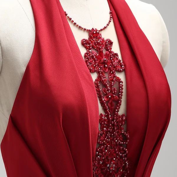 Amazing / Unique Burgundy Evening Dresses 2018 A-Line / Princess Halter Charmeuse Appliques Backless Beading Crystal Evening Party Formal Dresses