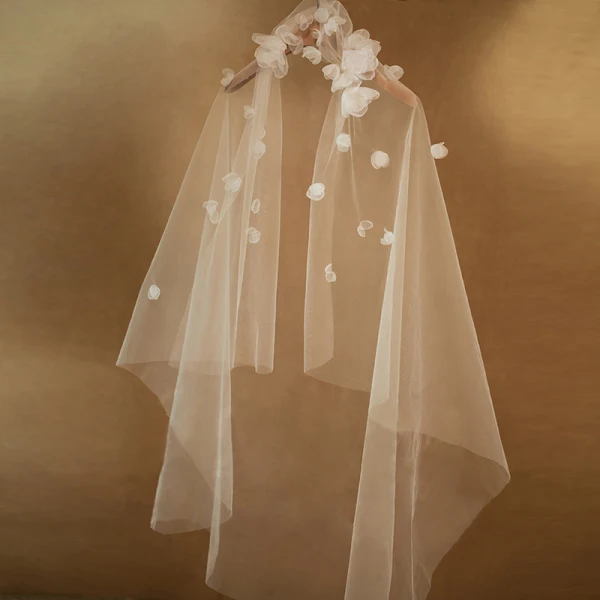 Elegant 2017 White Appliques Tulle Wedding Veils