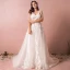 Unique Blanche Robe De Mariée 2017 Princesse V-Cou Tulle Perlage Appliques Dos Nu Mariage