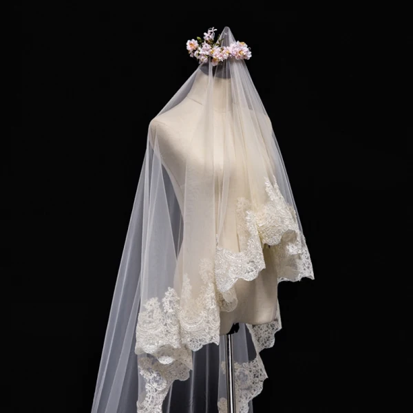 Chic / Beautiful White Wedding Lace Tulle Appliques Wedding Veils 2018