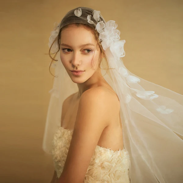 Elegant 2017 White Appliques Tulle Wedding Veils