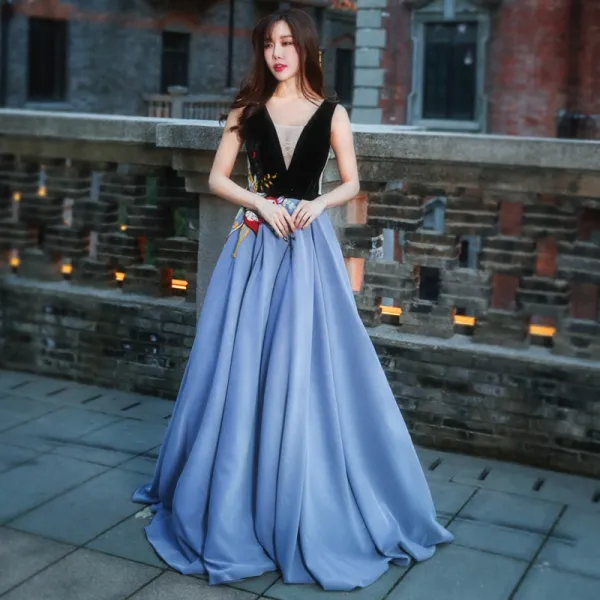 Chic / Beautiful Evening Party Formal Dresses 2017 Evening Dresses  Ocean Blue Black A-Line / Princess Floor-Length / Long V-Neck Sleeveless Backless Embroidered