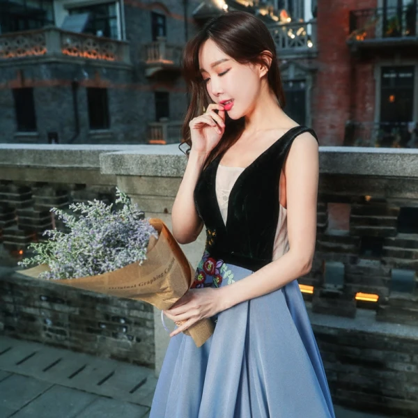 Chic / Beautiful Evening Party Formal Dresses 2017 Evening Dresses Ocean Blue Black A-Line / Princess Floor-Length / Long V-Neck Sleeveless Backless Embroidered