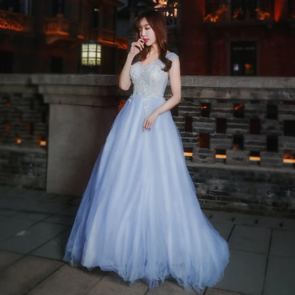 Chic / Beautiful Formal Dresses 2017 Prom Dresses Sky Blue A-Line / Princess Sweep Train V-Neck Sleeveless Backless Sash Appliques Flower Pearl