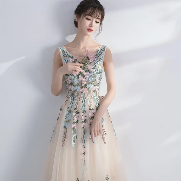 Amazing / Unique Prom Dresses 2017 Champagne A-Line / Princess Floor-Length / Long Scoop Neck Sleeveless Backless Appliques Flower Formal Dresses