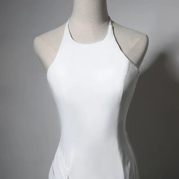 Simple Robe De Soirée 2017 Blanche Princesse Longue Titulaire Sans Manches Dos Nu Robe De Ceremonie