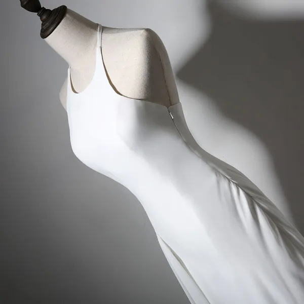 Simple Robe De Soirée 2017 Blanche Princesse Longue Titulaire Sans Manches Dos Nu Robe De Ceremonie