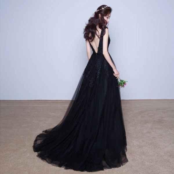 Chic / Belle Robe De Soirée 2017 Noir Princesse Train De Balayage V-Cou Sans Manches Dos Nu Satin Ceinture Perle En Dentelle Appliques Robe De Ceremonie