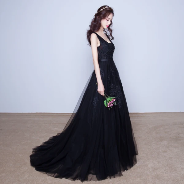 Chic / Belle Robe De Soirée 2017 Noir Princesse Train De Balayage V-Cou Sans Manches Dos Nu Satin Ceinture Perle En Dentelle Appliques Robe De Ceremonie