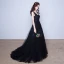 Chic / Belle Robe De Soirée 2017 Noir Princesse Train De Balayage V-Cou Sans Manches Dos Nu Satin Ceinture Perle En Dentelle Appliques Robe De Ceremonie