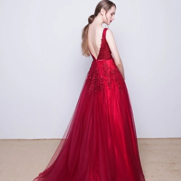Chic / Belle Robe De Soirée 2017 Noir Princesse Train De Balayage V-Cou Sans Manches Dos Nu Satin Ceinture Perle En Dentelle Appliques Robe De Ceremonie