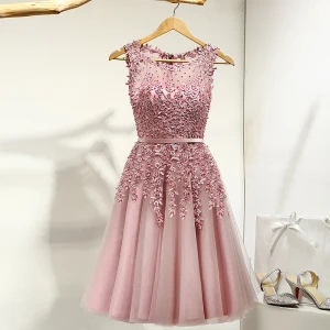 Chic Belle Soirée Robe De Ceremonie 2017 Robe De Fete Dentelle Fleur Appliques Perle Encolure Dégagée Sans Manches Courte Princesse