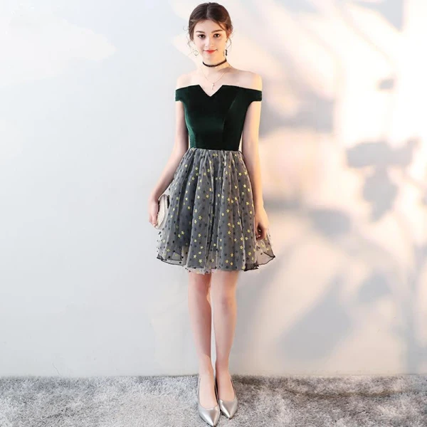 Modern / Fashion Dark Green Suede Party Dresses 2018 A-Line / Princess Amazing / Unique Off-The-Shoulder Short Sleeve Star Short Ruffle Backless Formal Dresses