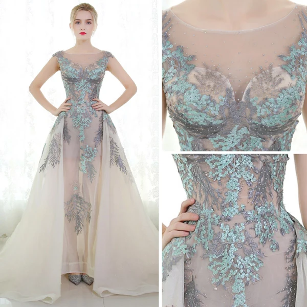 Luxury / Gorgeous Evening Dresses 2017 Champagne A-Line / Princess Chapel Train Scoop Neck Sleeveless Backless Lace Appliques Glitter Rhinestone Pierced Formal Dresses