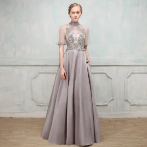 Chic Belle Robe De Soirée 2017 Gris Princesse Longue Col Haut Manches Courtes Dos Nu Percé Appliques Fleur Perlage Perle Robe De Ceremonie