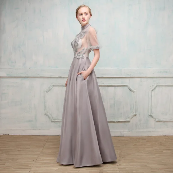 Chic / Beautiful Evening Dresses 2017 Grey A-Line / Princess Floor-Length / Long High Neck Short Sleeve Backless Pierced Appliques Flower Beading Pearl Formal Dresses