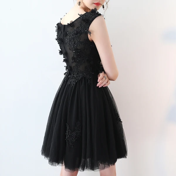 Chic / Beautiful Party Dresses 2017 Black Short A-Line / Princess Scoop Neck Sleeveless Lace Appliques Pearl Beading Formal Dresses