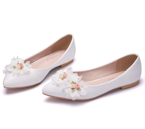 Elegant White Appliques Flat Wedding Shoes 2025 Pointed Toe Wedding Heels