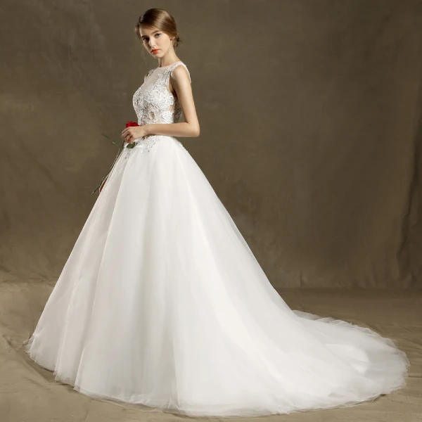 Modern / Fashion Church Wedding Dresses 2017 White Ball Gown Chapel Train Scoop Neck Sleeveless Pierced Lace Appliques