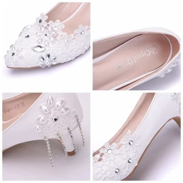Elegante Witte Rhinestone Kant Bloem Lage Hak Bruidsschoenen 2025 3 cm Naaldhakken / Stiletto Spitse Neus Huwelijk Pumps Hoge Hakken