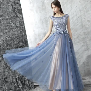 Fine Selskapskjoler 2017 Blekk Blå Prinsesse Lange Gripende Ruffles Scoop Halsen Uten Ermer Ryggløse Perle Appliques Blomst Formelle Kjoler