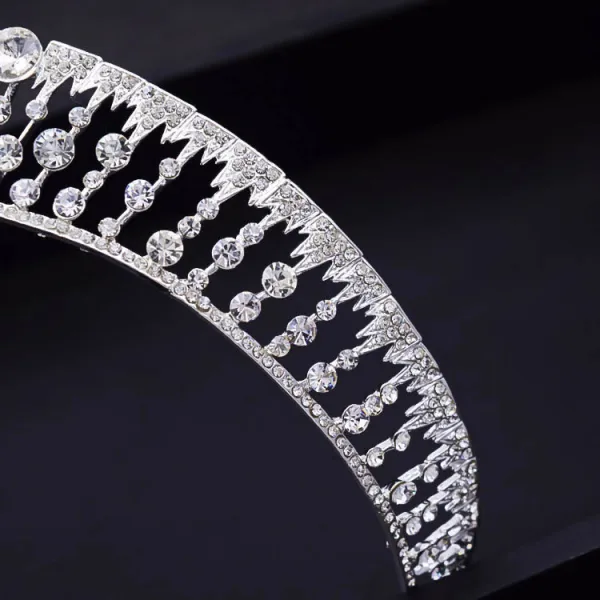 Enkel Hvit Rhinestone Bryllup Tiara Har Tilbehor Legering 2022
